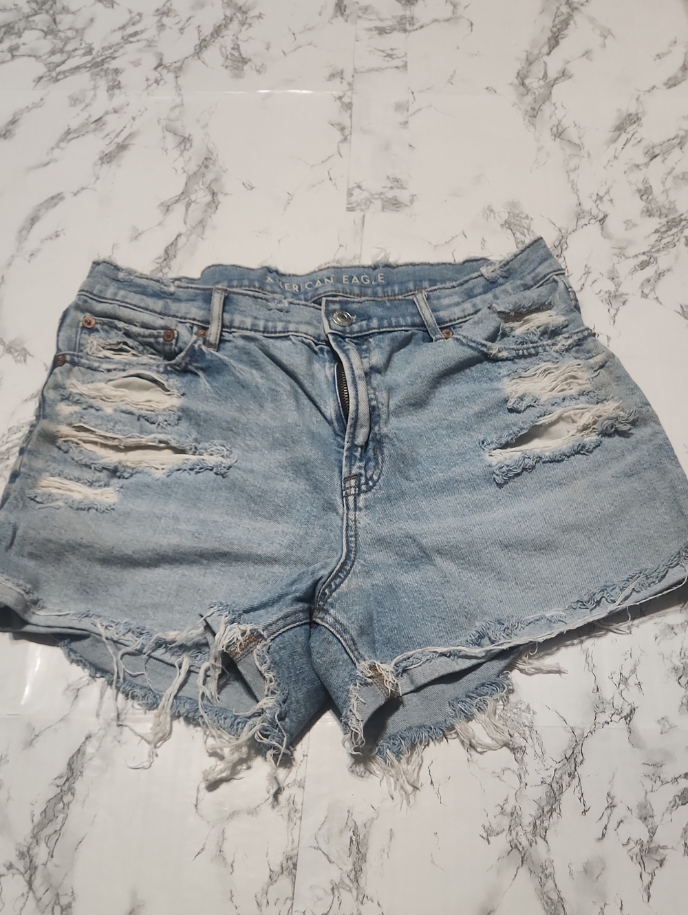 💘 American Eagle Outfitters Light Blue Distressed Relaxed Denim Shorts